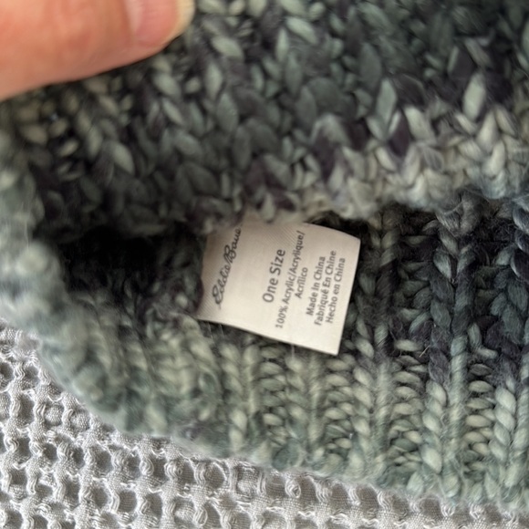 Eddie Bauer Beanie - Picture 2 of 3